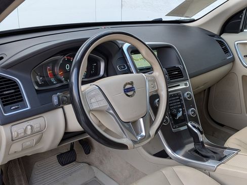 Used 2016 Volvo XC60 T5 Premier w/ Proximity Package image 12