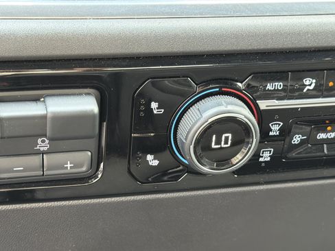 Used 2025 Chevrolet Silverado 1500 LT image 28