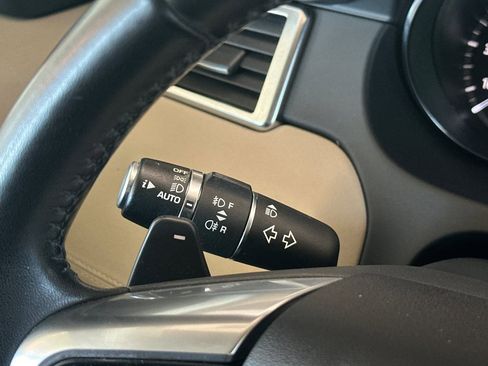 Used 2019 Land Rover Discovery Sport HSE image 30