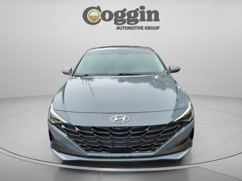 Used 2022 Hyundai Elantra Limited image 8