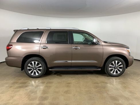 Used 2018 Toyota Sequoia Limited w/ Safety & Convenience Package AWD/4WD image 7
