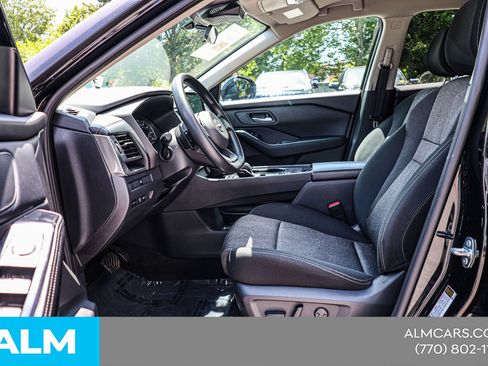 Used 2024 Nissan Rogue SV FWD image 17