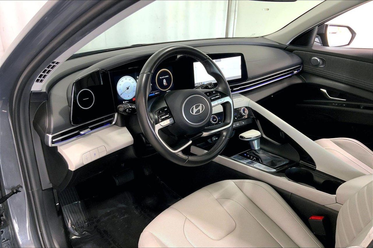 Used 2024 Hyundai Elantra Limited FWD image 14