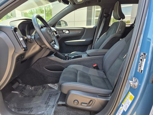 Used 2023 Volvo XC40 Recharge Ultimate w/ Protection Package Premier AWD/4WD image 15