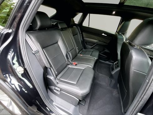 Used 2023 Volkswagen Atlas Cross Sport SE w/ Panoramic Sunroof Package FWD image 20