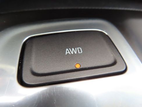 Used 2018 Chevrolet Equinox LT image 9