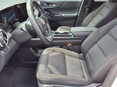 Used 2025 Chevrolet Equinox LT FWD image 16