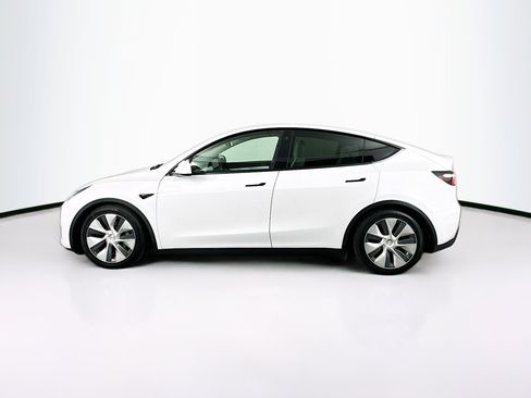 Used 2021 Tesla Model Y Long Range image 4