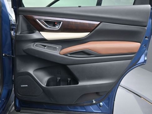 Used 2019 Subaru Ascent Touring image 17