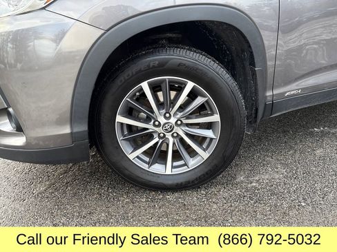 Used 2019 Toyota Highlander XLE image 25