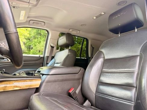 Used 2017 GMC Yukon Denali AWD/4WD image 27