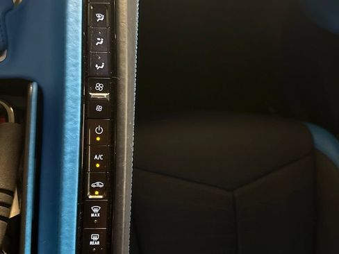 Used 2022 Chevrolet Corvette Stingray Premium Cpe w/ 3LT RWD image 12
