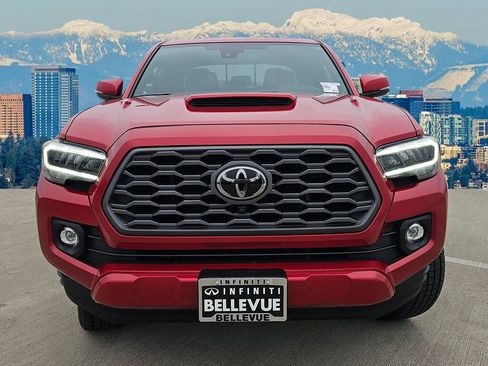 Used 2022 Toyota Tacoma TRD Sport image 3