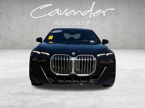Used 2025 BMW 740i RWD image 18
