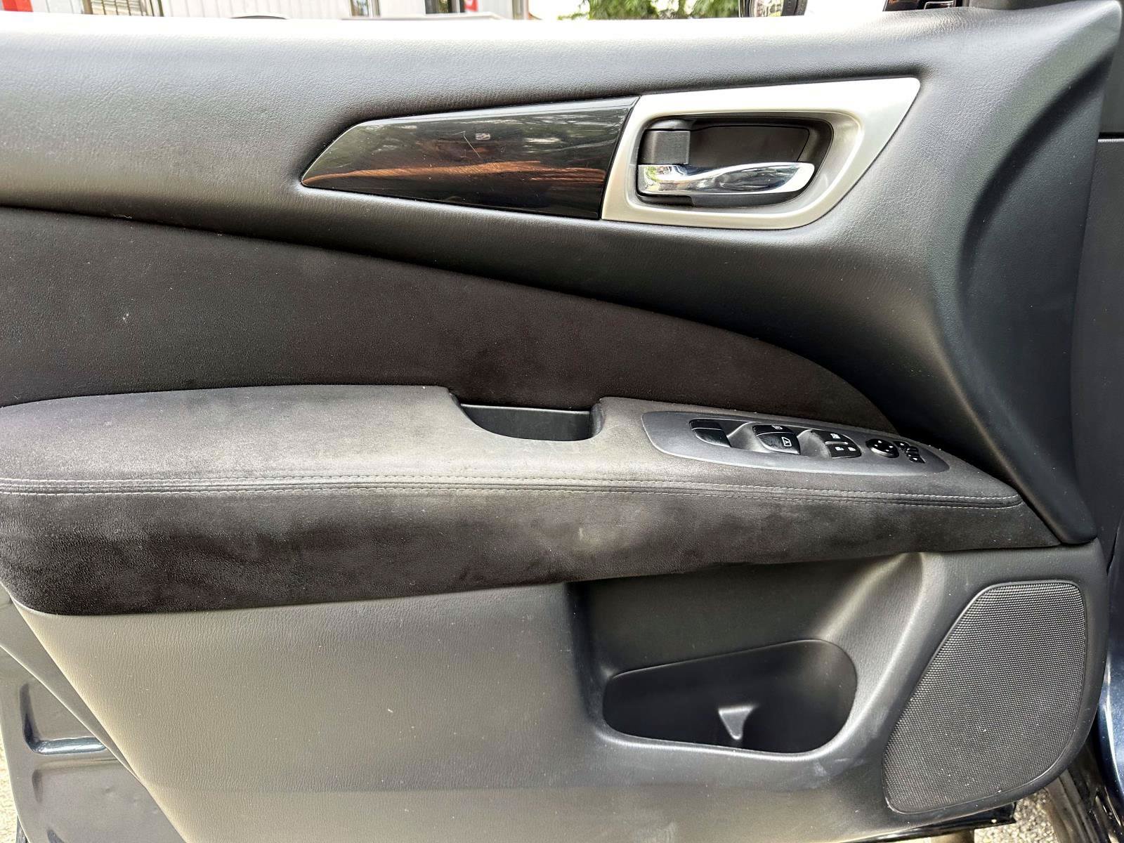Used 2015 Nissan Pathfinder SV w/ Cargo Package FWD image 17