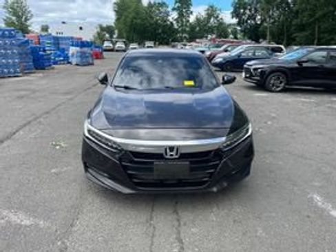 Used 2018 Honda Accord Touring image 2