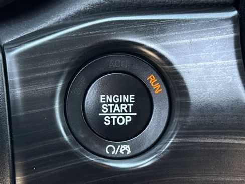 Used 2019 Jeep Grand Cherokee Limited RWD image 44