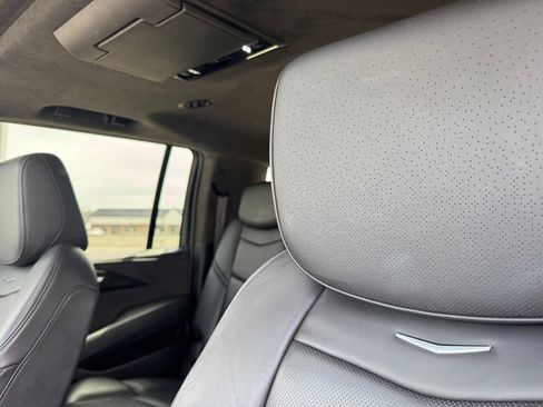 Used 2018 Cadillac Escalade ESV Platinum AWD/4WD image 25