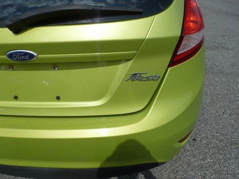 Used 2012 Ford Fiesta SE FWD image 9