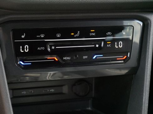 Certified 2023 Volkswagen Tiguan SE R-Line AWD/4WD image 23