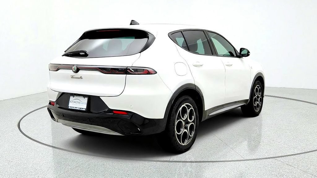 Used 2024 Alfa Romeo Tonale Ti AWD/4WD image 5