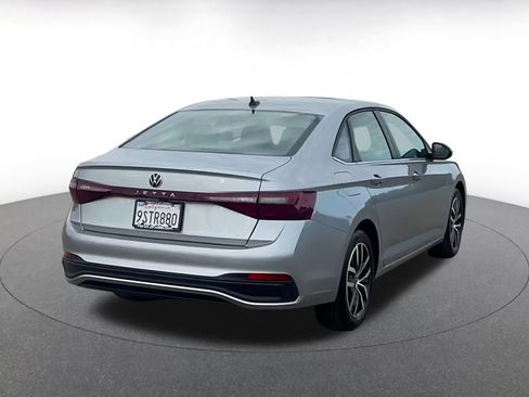 Used 2025 Volkswagen Jetta SE image 14