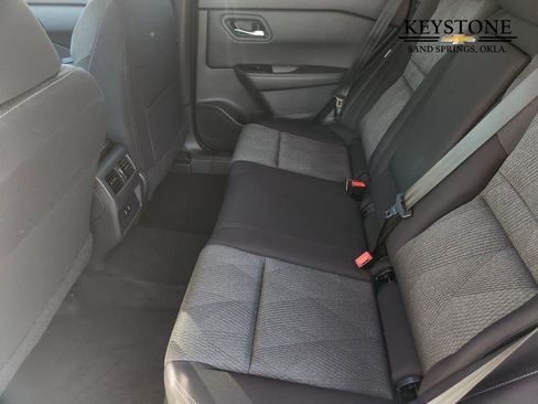 Used 2024 Nissan Rogue SV image 29