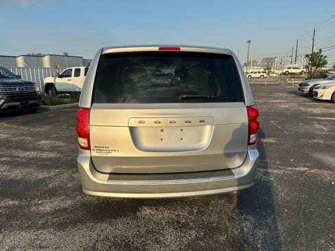 Used 2012 Dodge Grand Caravan SE image 6
