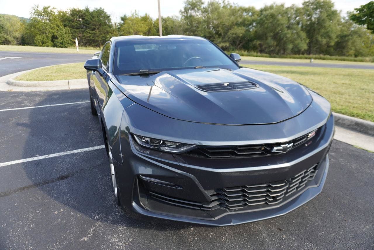 Used 2020 Chevrolet Camaro SS RWD image 3