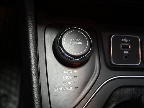 Used 2022 Jeep Cherokee Latitude Lux image 24