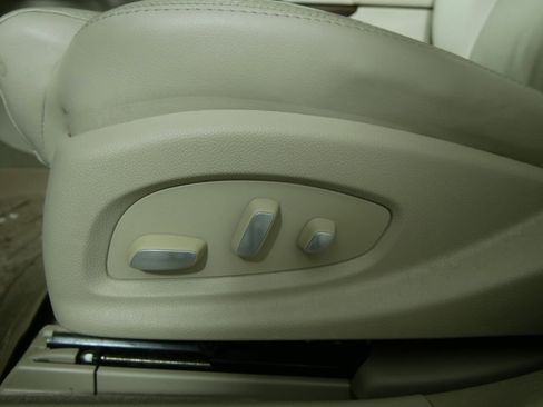 Used 2017 Cadillac XTS Luxury w/ Driver Awareness Package image 19