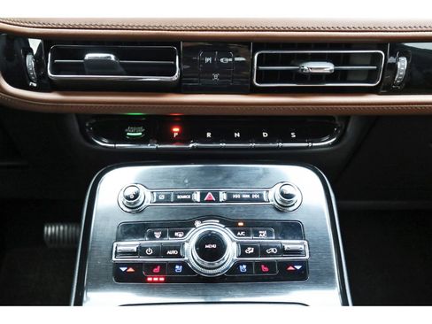 Used 2022 Lincoln Nautilus Reserve w/ Equipment Group 201A FWD image 27