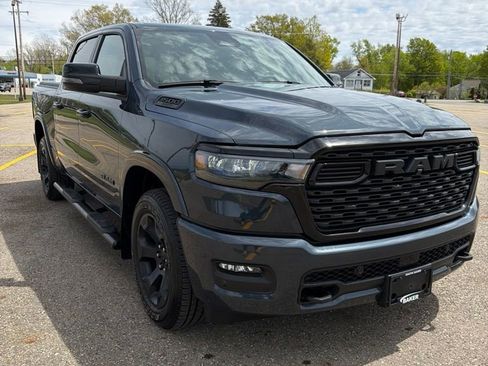 Used 2025 RAM 1500 Big Horn AWD/4WD image 3