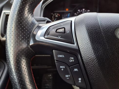 Used 2022 Ford Edge ST-Line w/ Class II Trailer Tow Package image 18