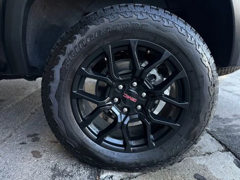 Used 2023 GMC Canyon Denali w/ Denali Black Edition image 43