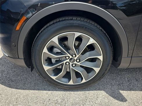 Certified 2023 Lincoln Nautilus Reserve w/ Equipment Group 201A AWD/4WD image 10