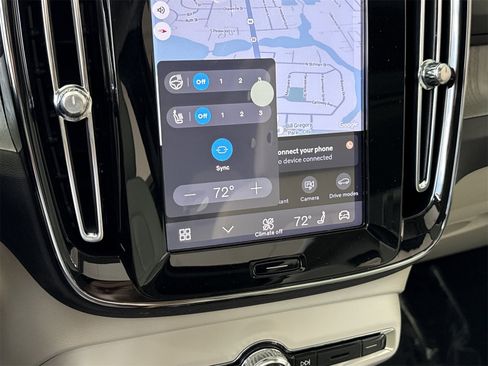 New 2026 Volvo XC40 B5 Plus w/ Protection Package Premier image 24