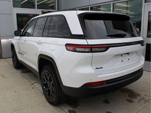 New 2025 Jeep Grand Cherokee Altitude image 6