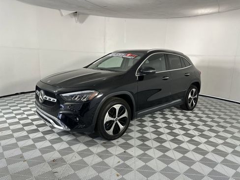 Used 2025 Mercedes-Benz GLA 250 image 4