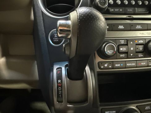 Used 2013 Honda Pilot Touring image 19