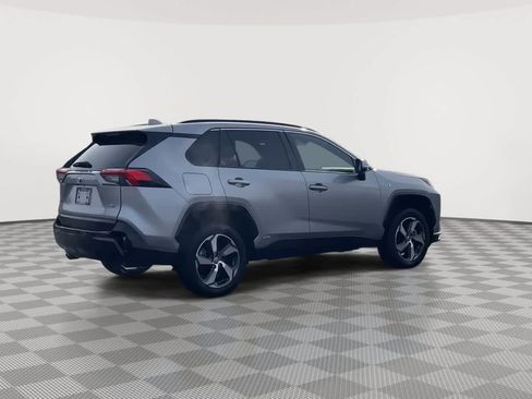 Used 2023 Toyota RAV4 SE image 8