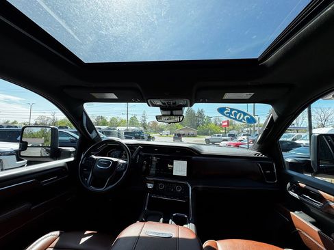 Used 2025 GMC Sierra 2500 Denali Ultimate AWD/4WD image 39