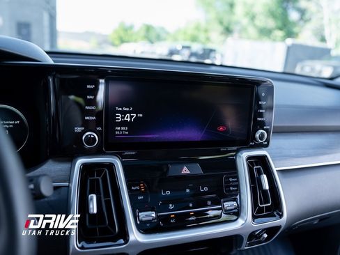 Used 2022 Kia Sorento SX Prestige w/ Rust Color Package image 39