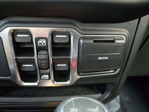 Used 2021 Jeep Wrangler Unlimited Sahara w/ Cold Weather Group image 33