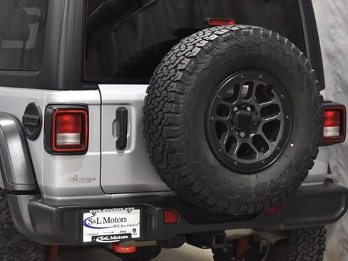 Used 2023 Jeep Wrangler Unlimited Rubicon w/ Xtreme Recon 35" Tire Package image 9