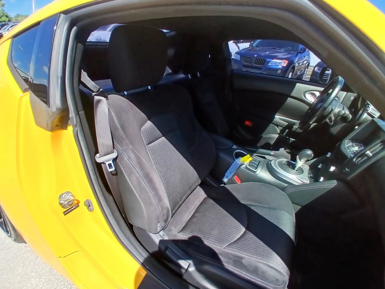 Used 2017 Nissan 370Z Coupe RWD image 14