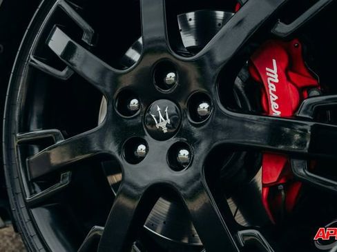 Used 2013 Maserati GranTurismo Sport image 3