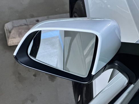 Used 2023 Tesla Model Y Long Range AWD/4WD image 9