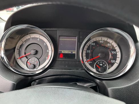 Used 2017 Dodge Grand Caravan GT image 22