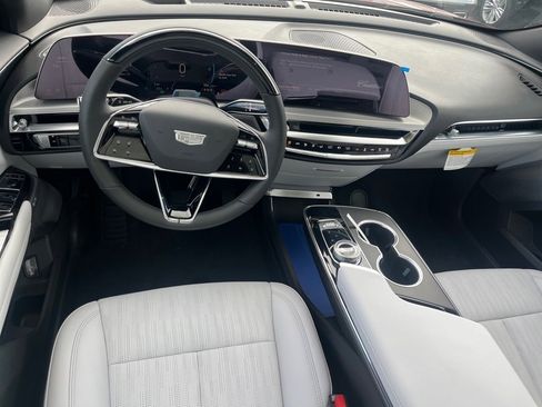 New 2026 Cadillac Lyriq Premium Luxury image 9